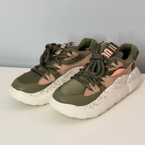 UGG LA CLOUD LACE WOMEN SNEAKER BURNT OILVE US 6.5 /UK 4.5 /EU 37.5